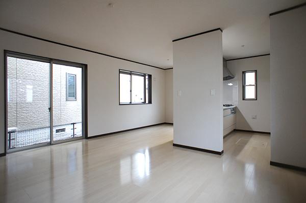 Living. Indoor (12 May 2013) Shooting Building 3