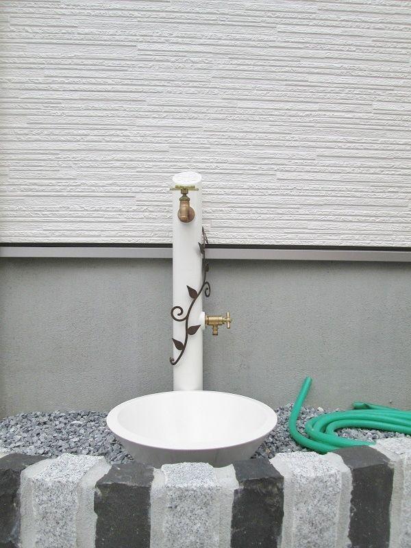 Other local. Entrance before the outer structure