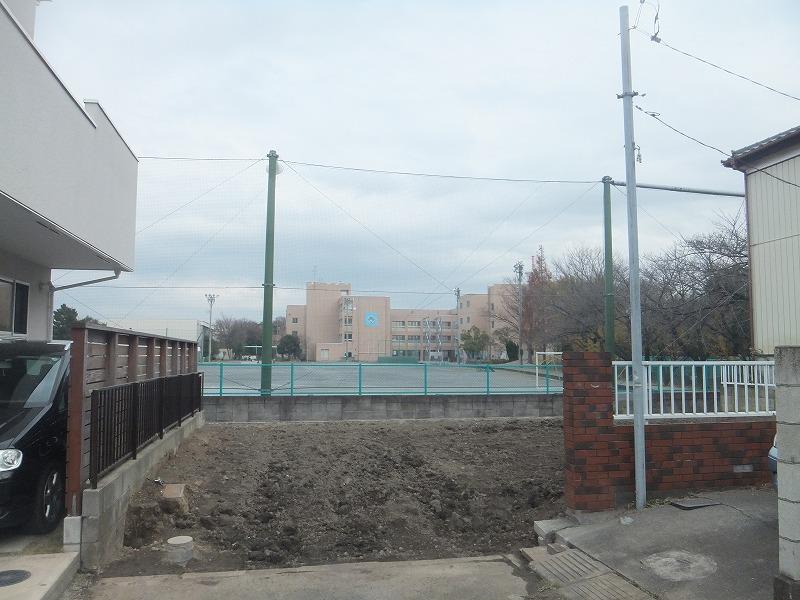 Local appearance photo. Local (12 May 2013) Shooting