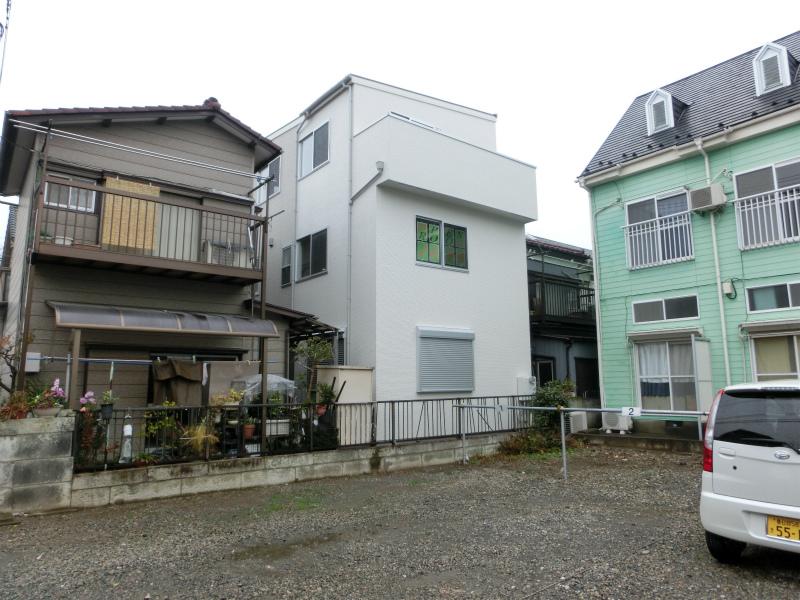 Local appearance photo. Local (12 May 2013) Shooting