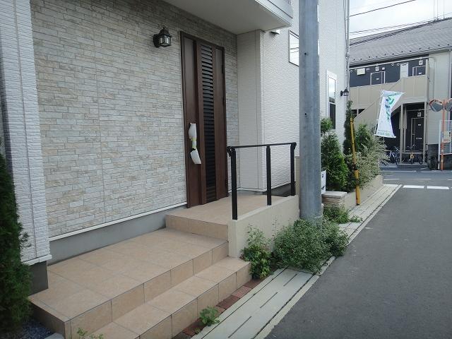 Local photos, including front road. 1 Building