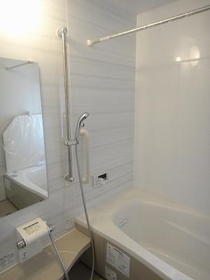 Bathroom. 1 Building With bathroom ventilation heating dryer!  Heal the fatigue of the day. Your skin also revitalization also heart bathroom Indoor (10 May 2013) Shooting