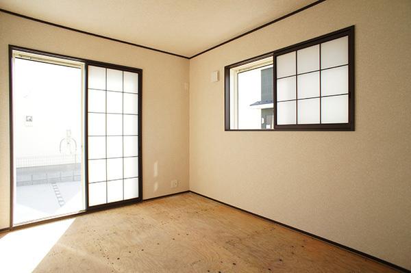 Non-living room. 1 Building