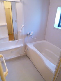 Bath. Bathroom (reheating ・ With ventilation window)