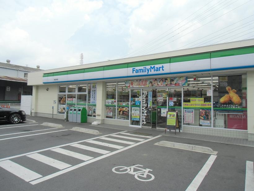 Convenience store. FamilyMart Soka Yatsuka store up (convenience store) 593m