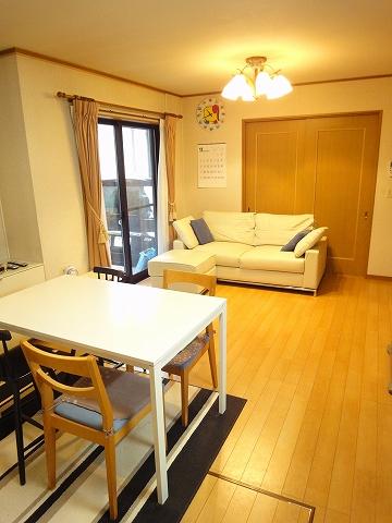Living. South-facing quires LDK12.3 Indoor (11 May 2013) Shooting