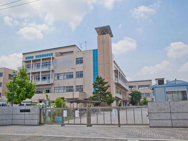 Primary school. Nishimachi until elementary school 1100m