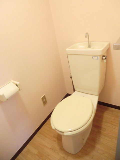 Toilet. It is a toilet with a clean ☆ 