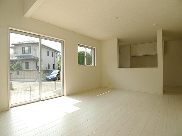 Living. Your family spacious living room that everyone is comfortable and welcoming 2013 / 8 / 8 shooting