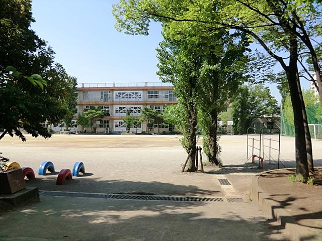 Primary school. Soka Municipal Soka until elementary school 850m