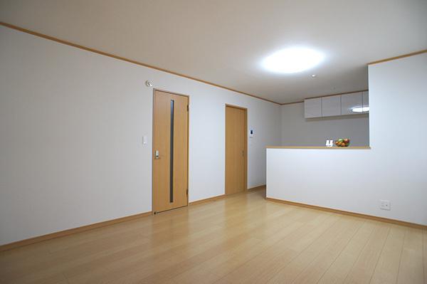 Living. 1 Building Face-to-face kitchen Tsuto There