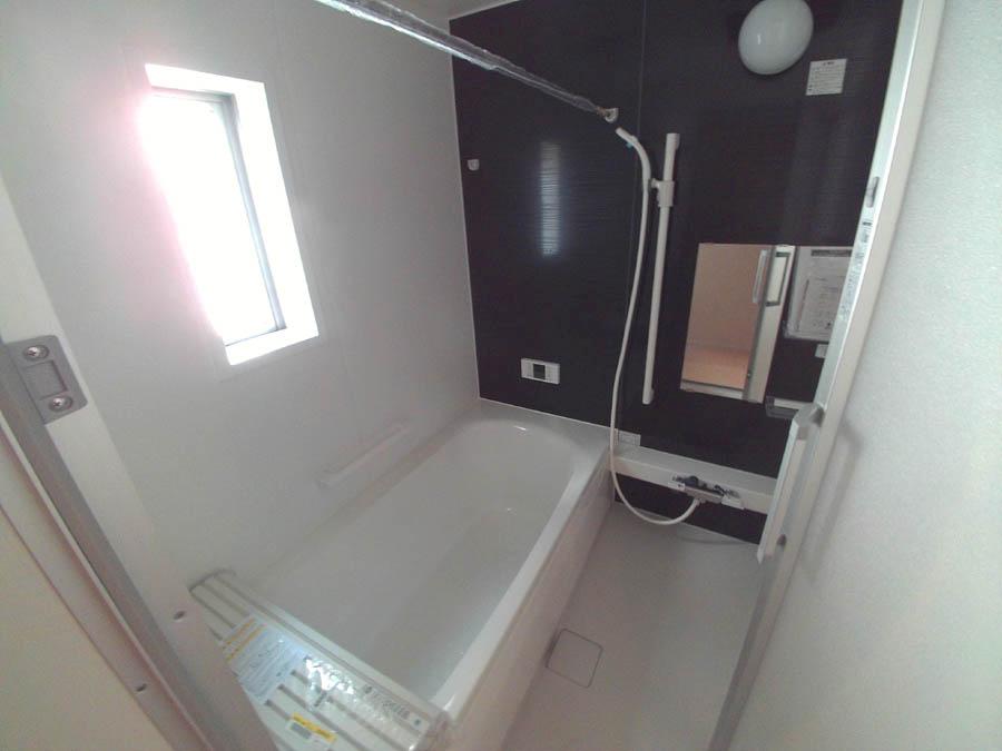 Bathroom. Was building completed. Such as the actual image from per yang, We have to wait all the time so you can see directly.