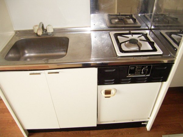 Kitchen. 1 lot gas stoves