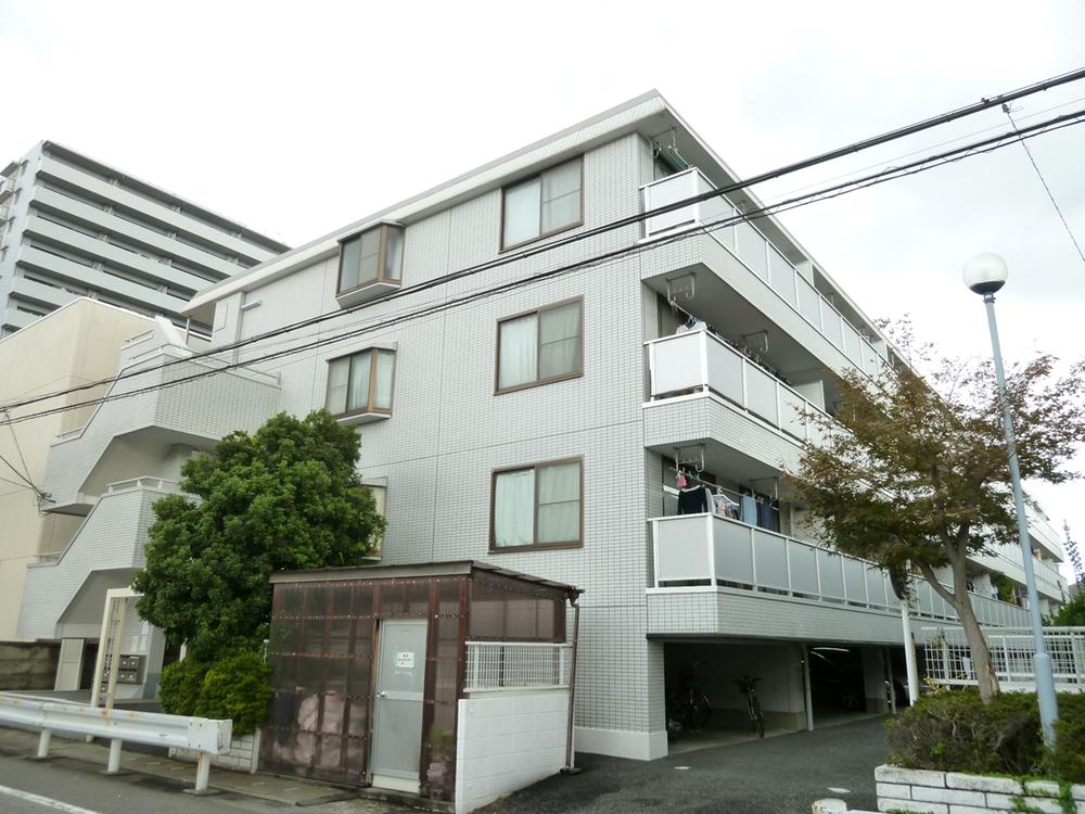 Local appearance photo. Local (11 May 2013) Shooting