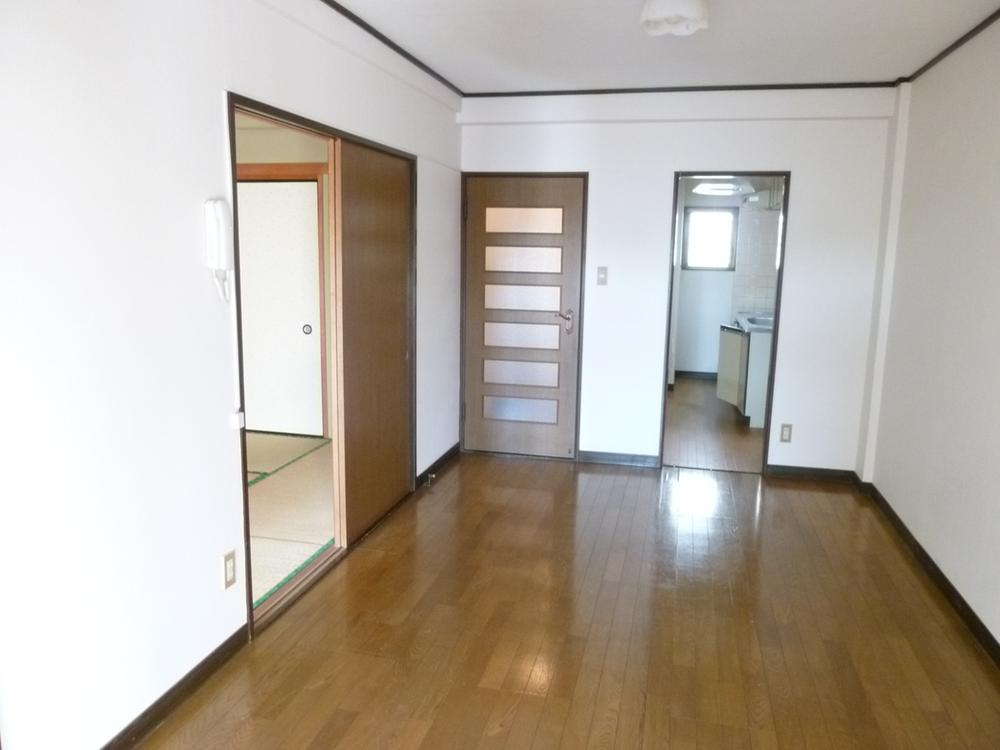 Living. Indoor (12 May 2013) Shooting