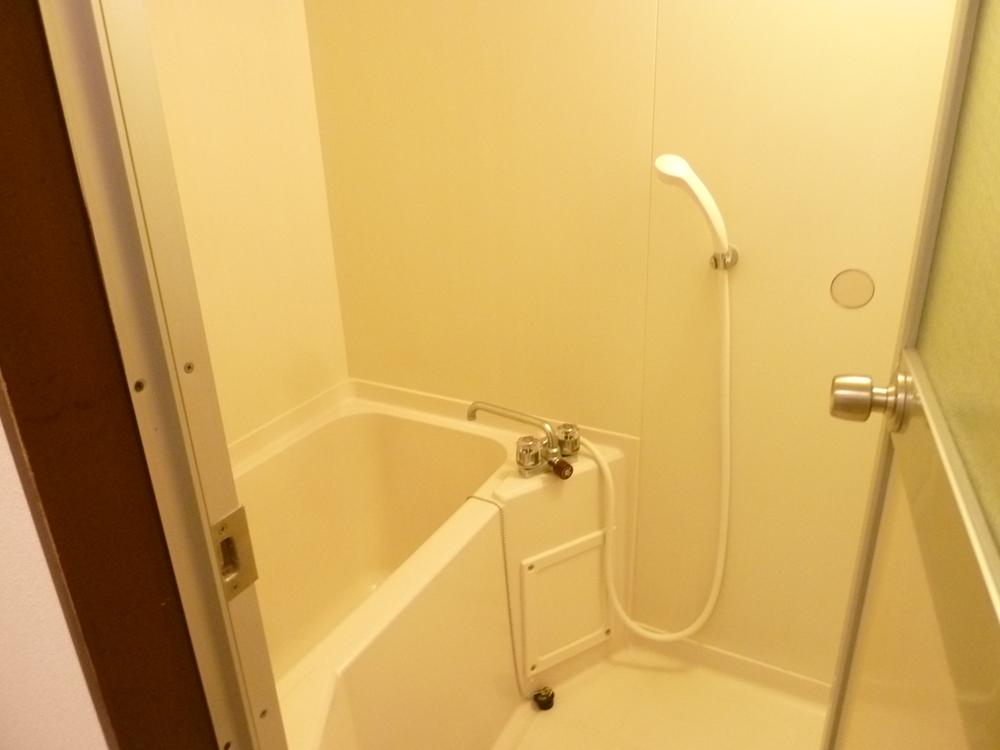 Bathroom. Indoor (12 May 2013) Shooting