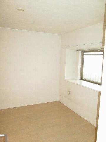 Non-living room. Western-style 7.0 Pledge