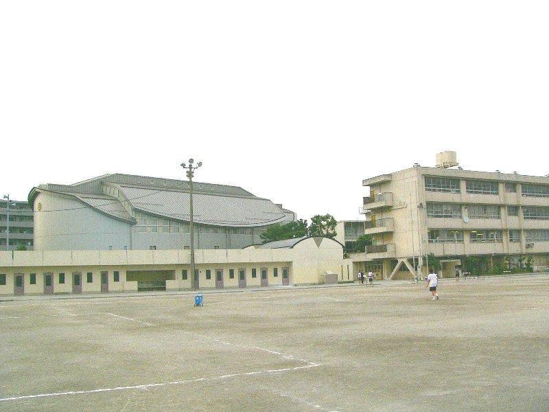 Junior high school. Soka Municipal Soka until junior high school 761m