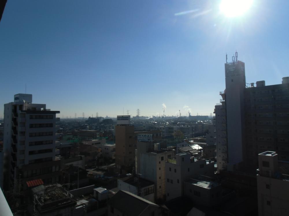 View photos from the dwelling unit. View from the balcony (December 2013) Shooting