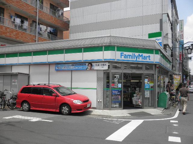 Convenience store. 460m to FamilyMart Soka Hikawa-cho shop