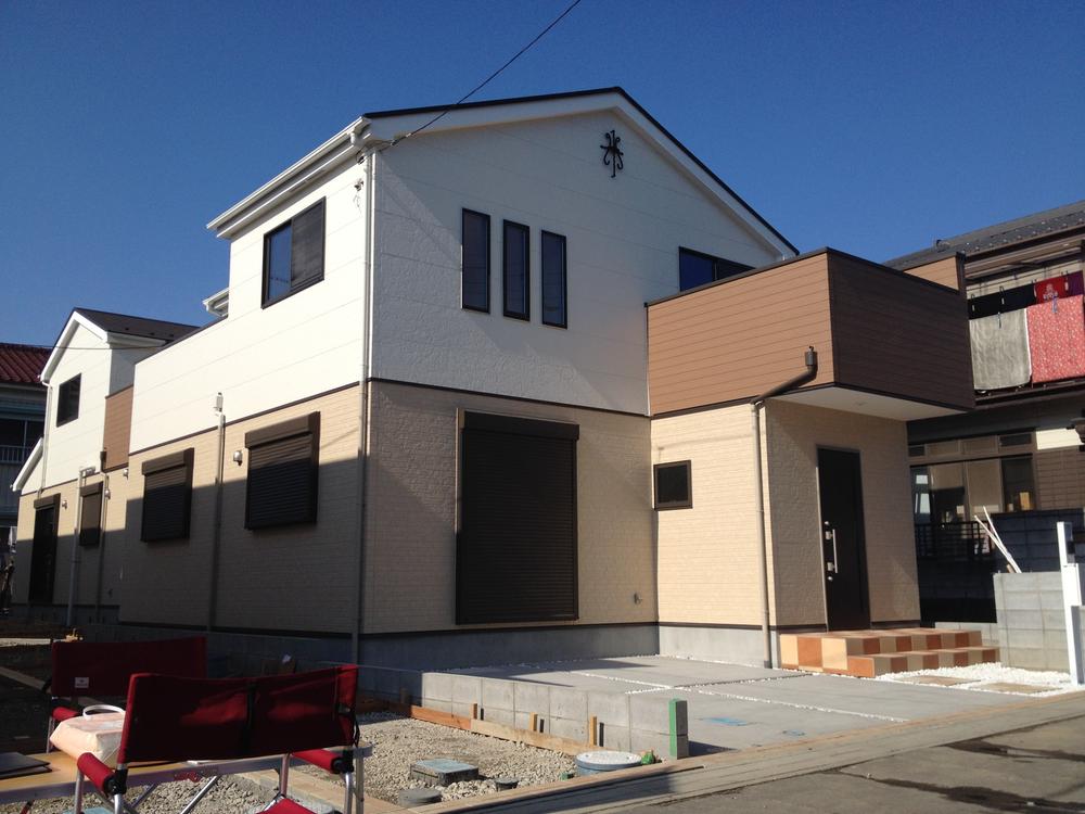 Local appearance photo. Local (11 May 2013) Shooting