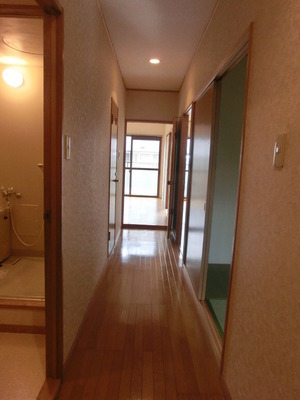 Other. Privacy can be secured in the front door because there is a door to the living room