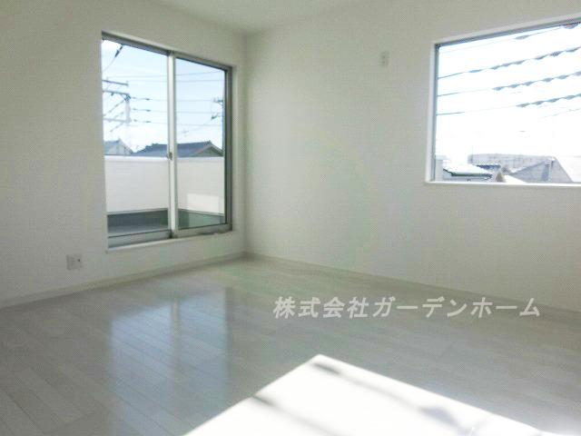 Non-living room. ■ Drenched light of the sun and Sansan, Bright Western-style ■