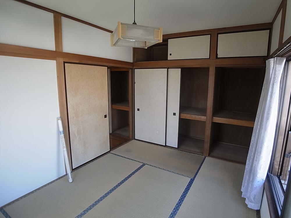 Non-living room. Housed plenty of Japanese-style room