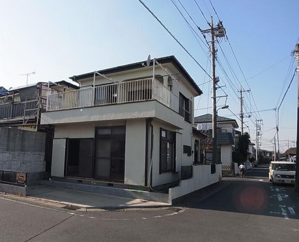 Local appearance photo. There is a feeling of opening per front road 9m!