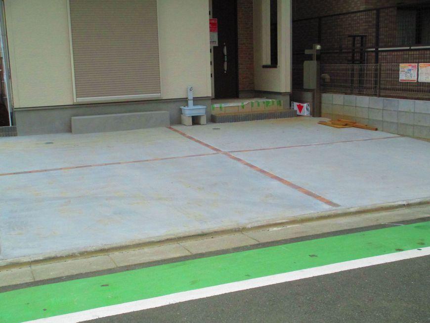 Parking lot. 4 Building parking parallel two Allowed