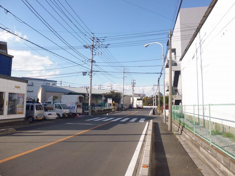 Local photos, including front road. Local (12 May 2013) Shooting