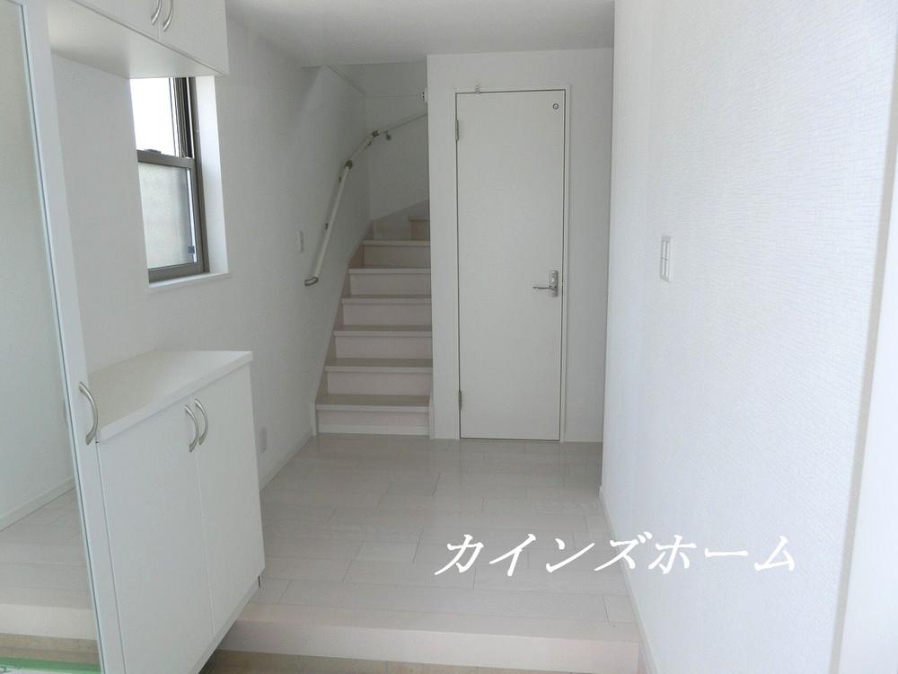 Entrance. Indoor (June 2013) Shooting