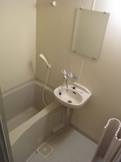 Bath. Of course, bus ・ Restroom!