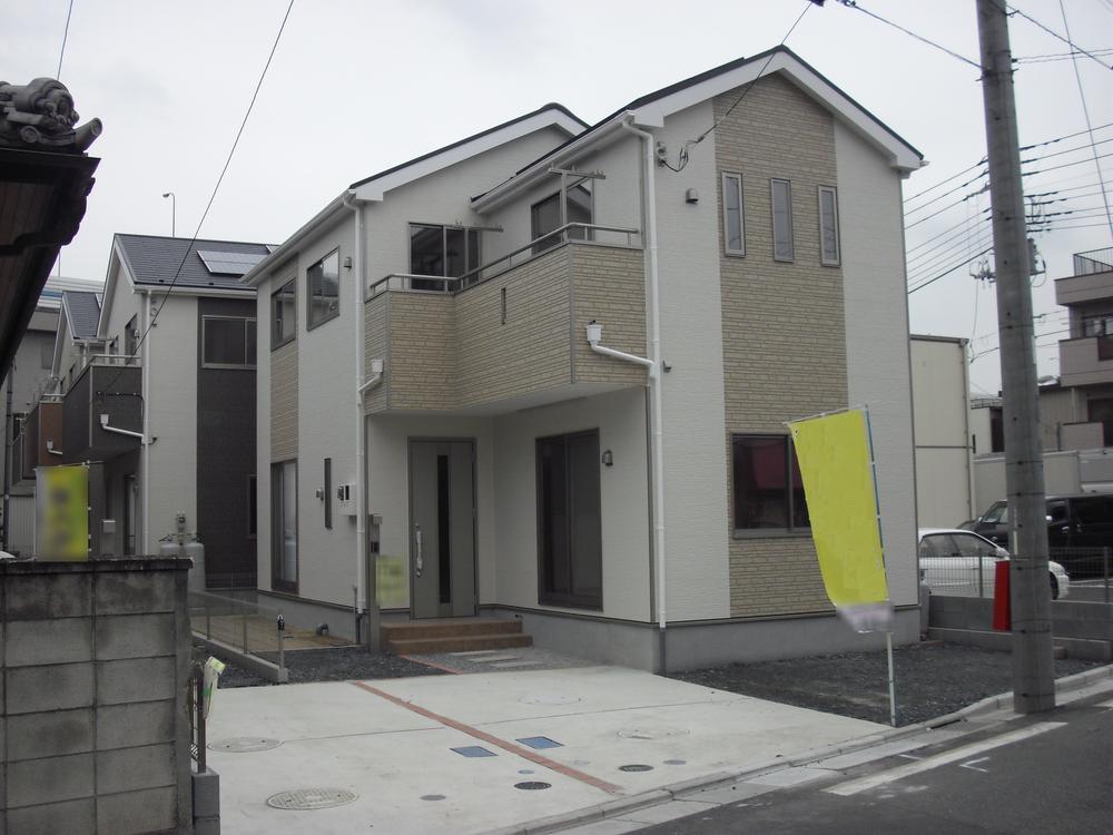 Local appearance photo. 6 Building Local (10 May 2013) Shooting