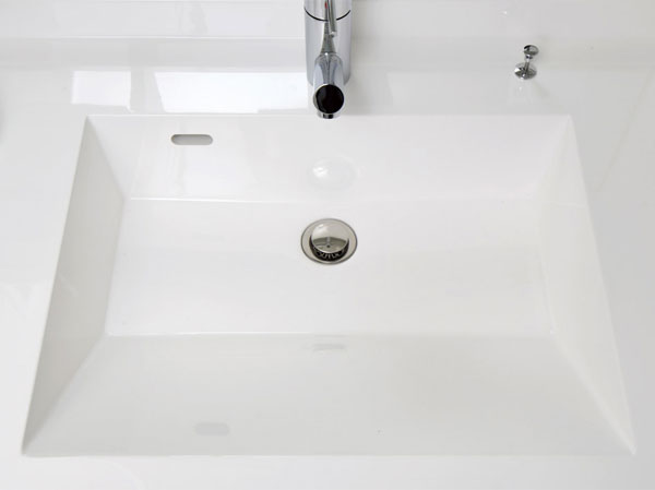 Bathing-wash room.  [Integrated Square bowl] Adopt an integrated flat Square bowl care is no simple seam.