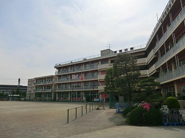 Primary school. 770m until Minami Toda Elementary School