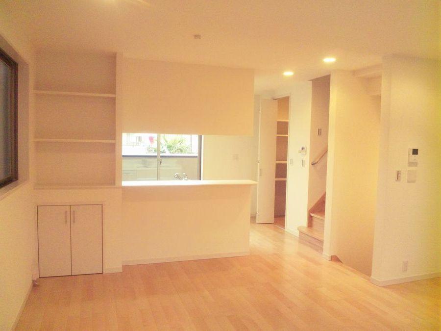 Same specifications photos (living). (A Building) same specification