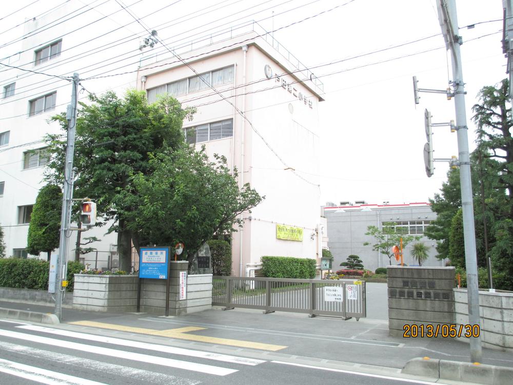 Primary school. Toda Municipal Toda 390m until the second elementary school