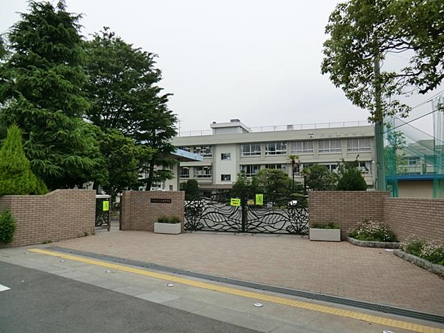 Junior high school. The 800m Toda east junior high school until Toda Municipal Toda Higashi Junior High School 1.  2.  3.  Fried in school educational goals, The 21st century we aim to train students. 