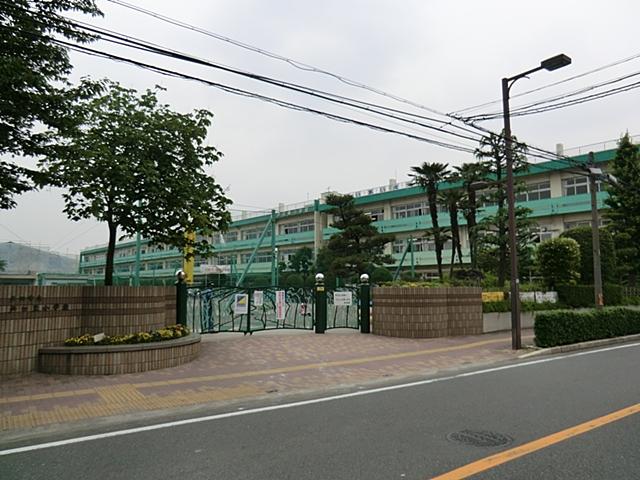 Primary school. 663m until Toda Municipal Toda Higashi Elementary School