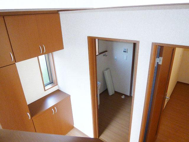 Entrance. Indoor (12 May 2013) Shooting 4 Building