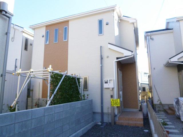 Local appearance photo. Local (12 May 2013) Shooting 4 Building