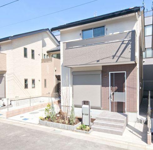 Local photos, including front road. Local (March 2013) Shooting