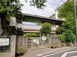 Junior high school. City Nakamachi until junior high school (junior high school) 524m