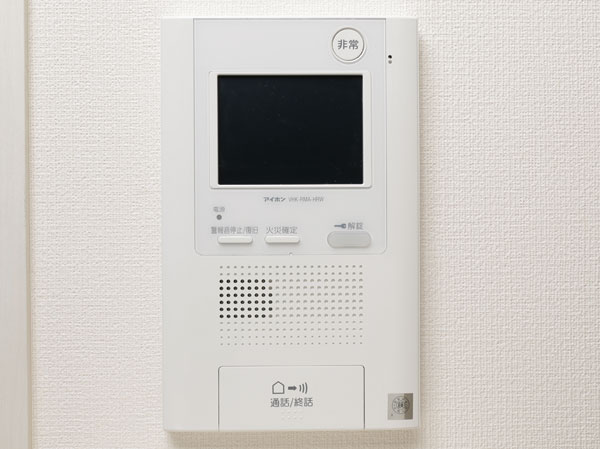 Security.  [recording ・ Recording function with hands-free intercom] Hands-free type of correspondence possible at the touch of a button. Call the visitor in front of the entrance and entrance ・ The color is the image of the check can be peace of mind. (Same specifications)