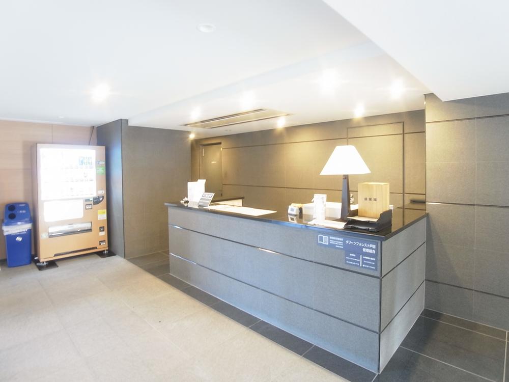 Entrance. Common areas