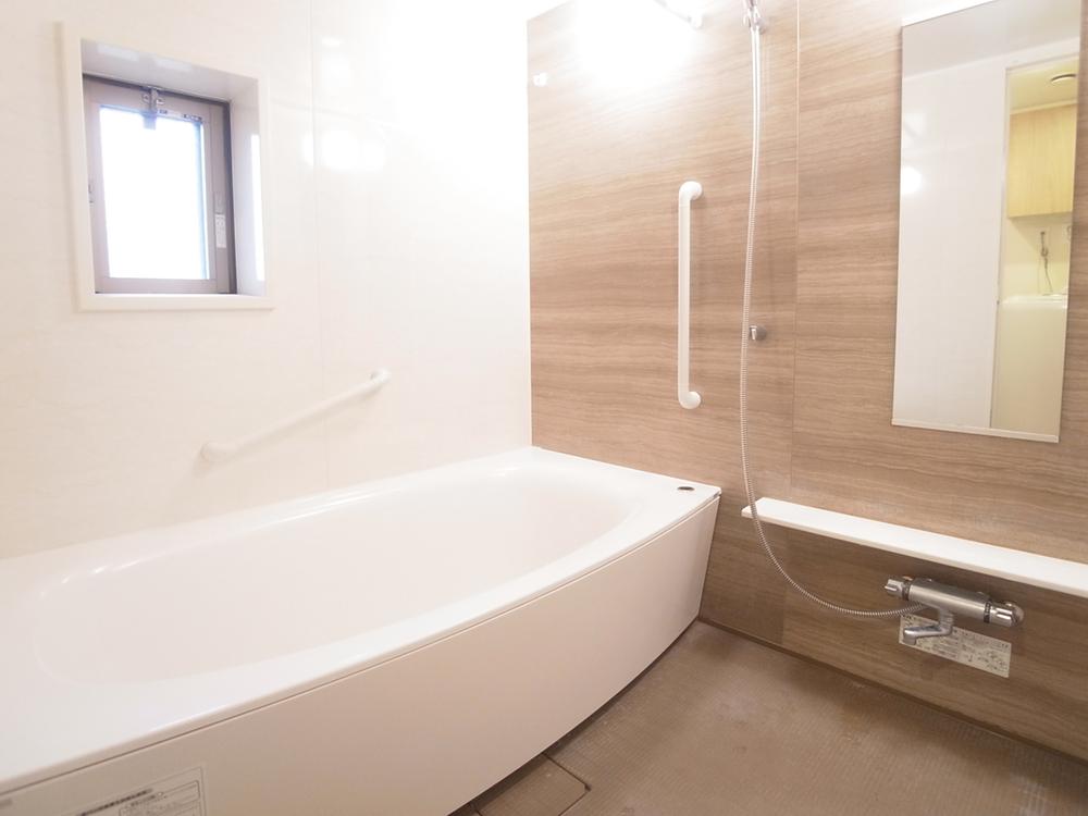 Bathroom. Indoor (11 May 2013) Shooting