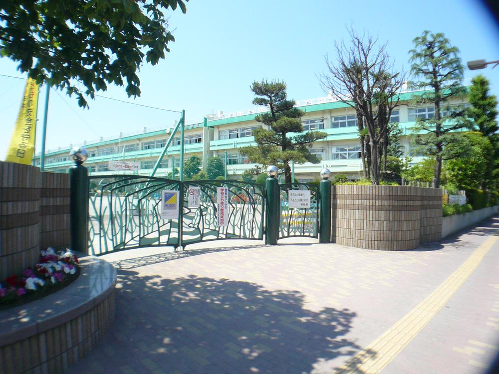 Primary school. Toda Municipal Kizawa to elementary school 303m