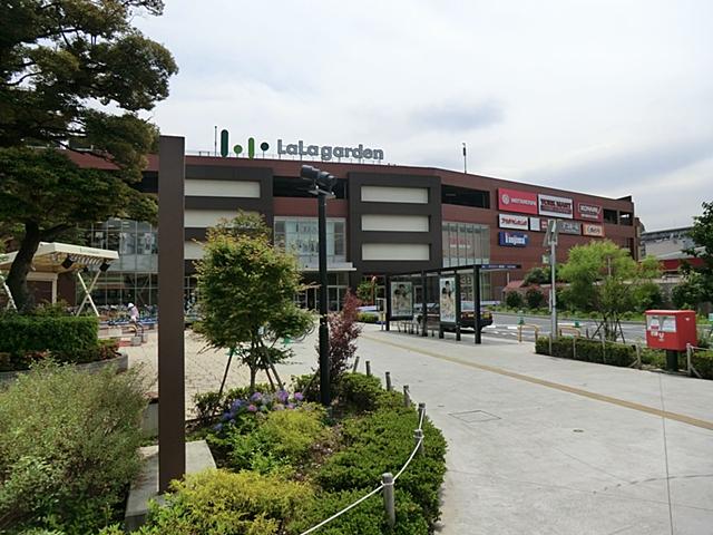 Shopping centre. Lara Garden 600m to Kawaguchi