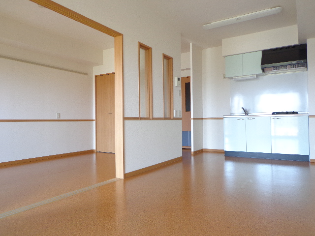 Living and room. ☆ Spacious by connecting the LDK and Western ☆